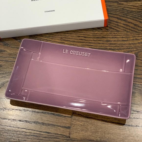 New Le Creuset Mauve Pink Mesh Rectangle Plate - Picture 1 of 4